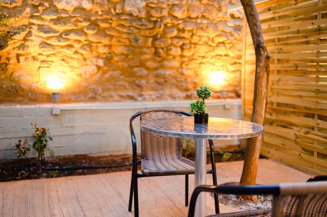 Uncover Kalamata'S Hidden Gem - Cosy City Nest Bagian luar foto